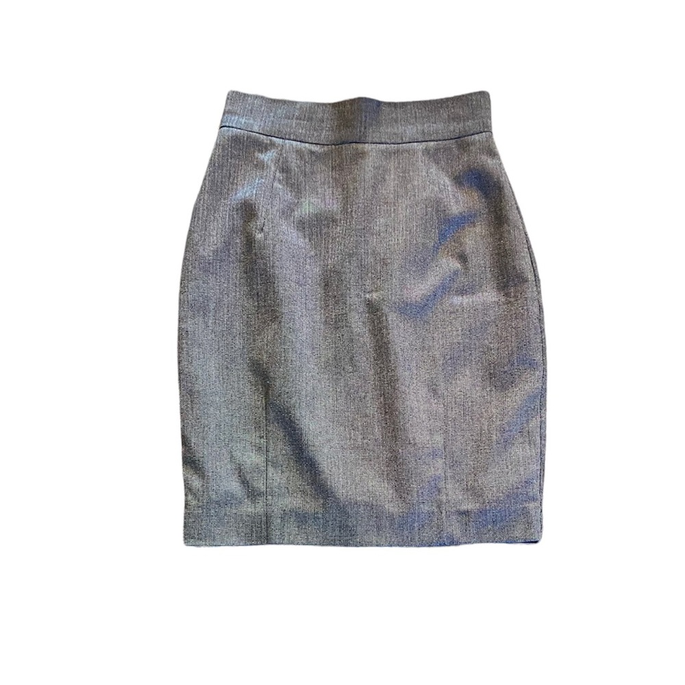 H&M grey pencil skirt fully lined with faux pocket in the back and small…